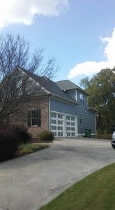 Read more about the article 5 Exterior Paint Maintenance Tips for Fall